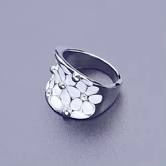 Silver Platinum Plated White flower statement ring NWT - Picture 8 of 10